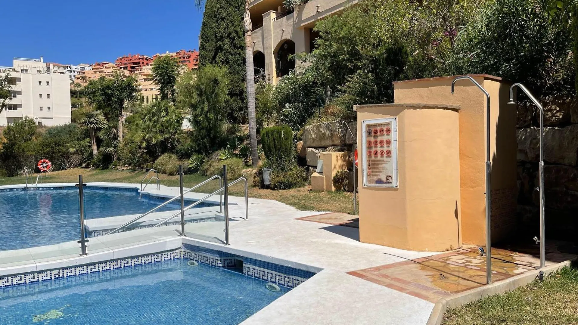 3 Bedroom, Top Floor With Fantastic Terrace And Pools Sitio de Calahonda 0*,  Spain