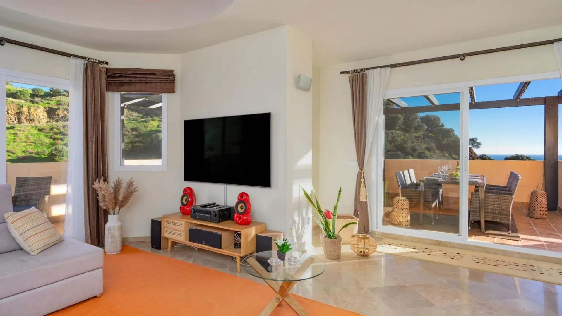 3 Bedroom, Top Floor With Fantastic Terrace And Pools Sitio de Calahonda 0*,  Spain