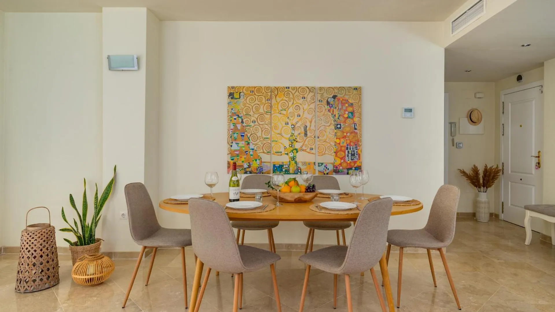 3 Bedroom, Top Floor With Fantastic Terrace And Pools Sitio de Calahonda Apartment