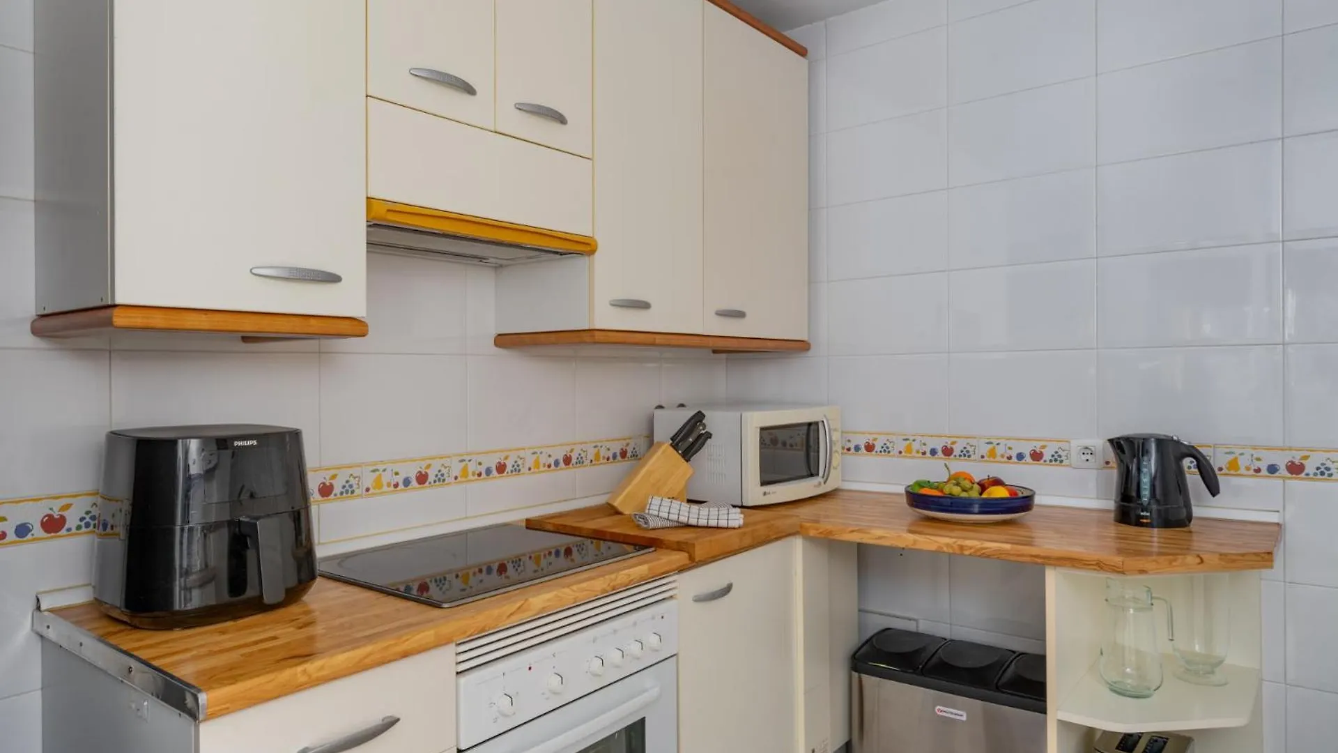 3 Bedroom, Top Floor With Fantastic Terrace And Pools Sitio de Calahonda